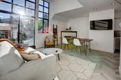 Bright Whistler Vill 1BRM: Walk to Everything, Sleeps 4.