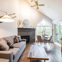 Stunning Creekside 1BRM: Balcony, Walk to Gondola! Free Parking!