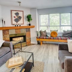 Whistler Vill Center: 1BRM, Balcony, Walk to Mtn!