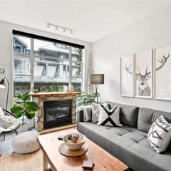 Comfy 1BR: Sleeps 4 with AC. Walk to Everything!