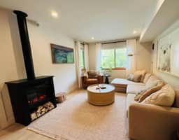 Spacious Creekside 2BR:Walk to Creekside Gondola, Fire & New Hot Tub. Sleeps 6! - Image 2
