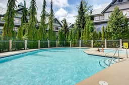 Whistler Vill. 1BR: Pool, Balcony, Walk to Gondola, w/ free parking!