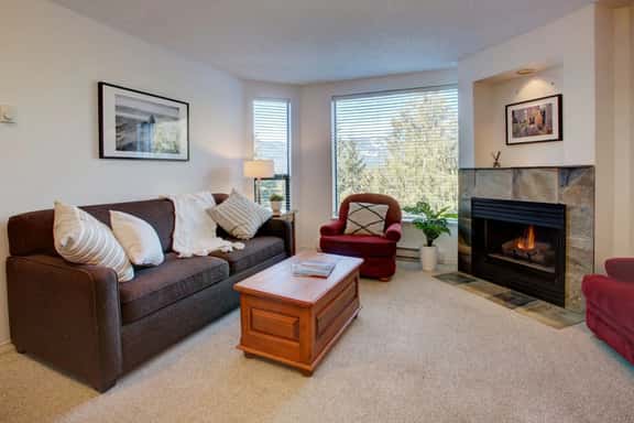 Bright Upper Village 1BRM:Pool, Balcony, Steps to Mtn. Sleeps 4! - Image 1