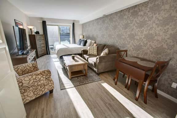 Mtn View Studio:Walk to Creekside Gondola & Lake w/ Pool & NEW Hot Tub - Image 1