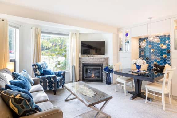 Upper Vill 1BRM: Walk to Ski-In/Out, Fireplace, Hot Tub, Sleeps 4! - Image 1