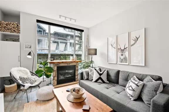 Comfy 1BR: Sleeps 4 with AC. Walk to Everything! - Image 1