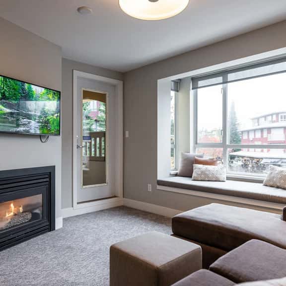 Whistler Center 1BR:Walk To Gondola, Fire, Hot Tub -Sleeps 4. - Image 1