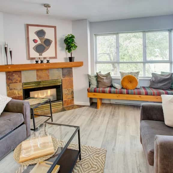 Whistler Vill Center: 1BRM, Balcony, Walk to Mtn! - Image 1