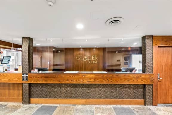 Comfy 1BR: Sleeps 4 with AC. Walk to Everything!
