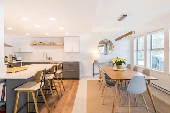Luxury 4BR: 5 min to Vill, Fireplace, Free Parking, Sleeps 8! - Image 5