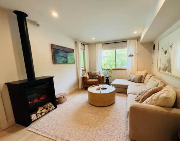 Spacious Creekside 2BR:Walk to Creekside Gondola, Fire & New Hot Tub. Sleeps 6! - Image 2