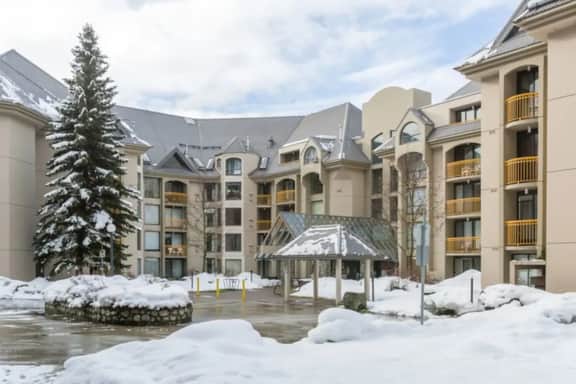 Upper Vill 1BR: Walk to Ski-In/Out, Sleeps 4! Hot Tub, Sauna & Gym. - Image 5