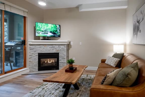 Whistler Vill 2BR: Pool, Hot Tub, Balcony, Free Parking. Walk to Everything - Image 1
